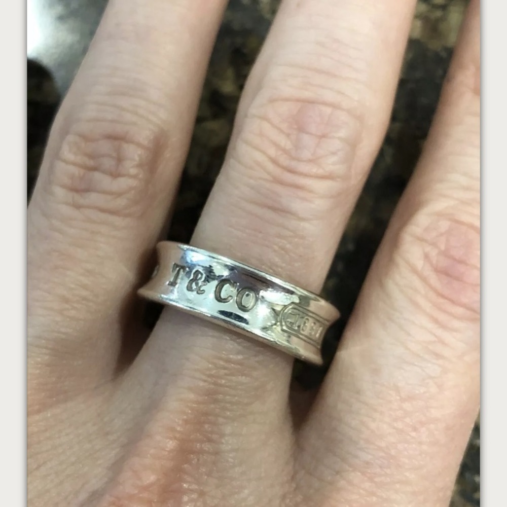 Tiffany & Co size 7.5 band 925 sterling Silver